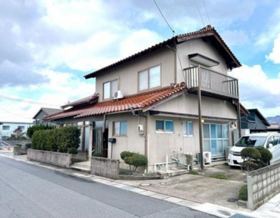 出雲市荒茅町、中古一戸建ての外観画像です