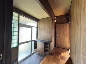 出雲市小山町、中古一戸建ての玄関画像です