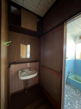 出雲市小山町、中古一戸建ての洗面画像です