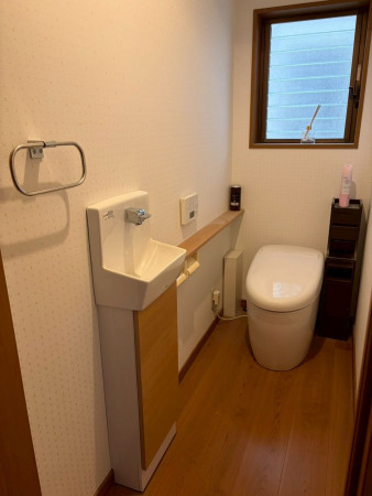 出雲市東福町、中古一戸建てのトイレ画像です