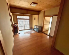 出雲市知井宮町、中古一戸建ての玄関画像です