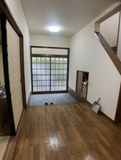 出雲市塩津町、中古一戸建ての玄関画像です