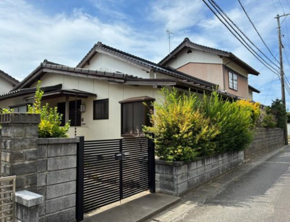 出雲市里方町、中古一戸建ての外観画像です