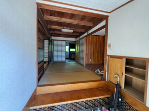 出雲市神門町、中古一戸建ての玄関画像です