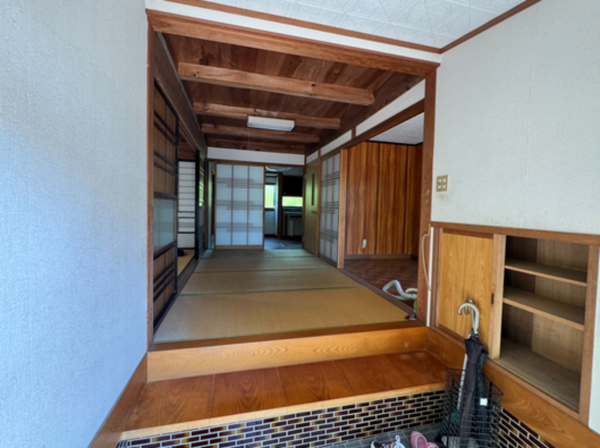 出雲市神門町、中古一戸建ての玄関画像です