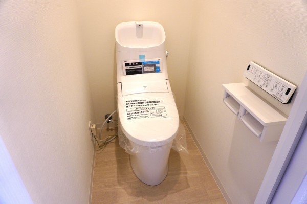 草加市西町、マンションのトイレ画像です