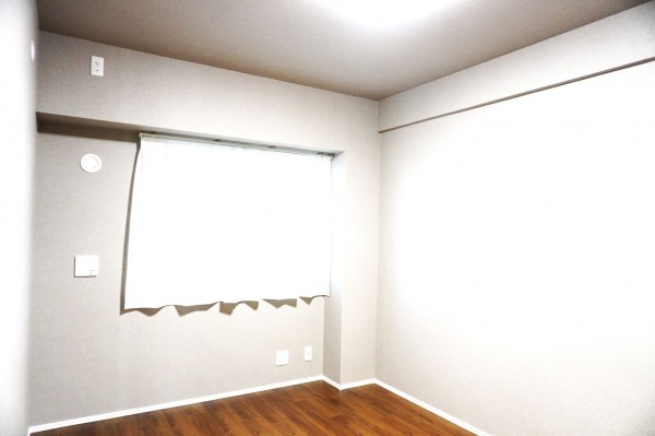 草加市瀬崎、マンションの寝室画像です