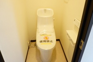 草加市八幡町、マンションのトイレ画像です
