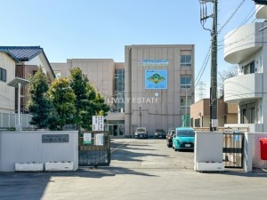 草加市中根、新築一戸建ての小学校画像です