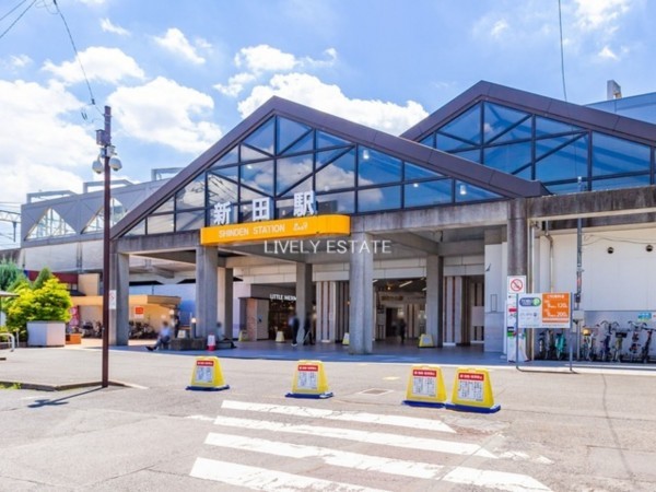 草加市新善町、マンションの駅画像です