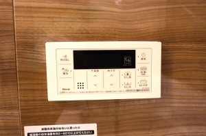 草加市高砂、マンションの風呂画像です