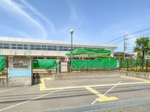 草加市手代、マンションの幼稚園・保育園画像です