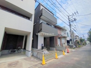 越谷市相模町、新築一戸建ての外観画像です