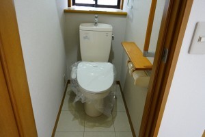 草加市青柳、中古一戸建てのトイレ画像です