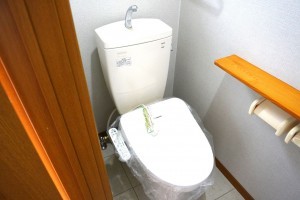 草加市青柳、中古一戸建てのトイレ画像です