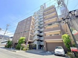 草加市氷川町、マンションのエントランス画像です