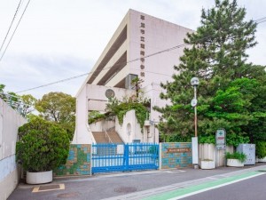 草加市吉町、新築一戸建ての中学校画像です