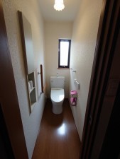 草加市氷川町、中古一戸建てのトイレ画像です