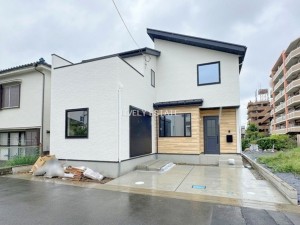 草加市谷塚仲町、新築一戸建ての外観画像です