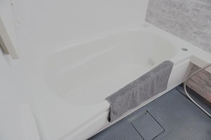 草加市新里町、マンションの風呂画像です