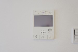 草加市新里町、マンションの居間画像です