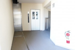 草加市新里町、マンションの画像です