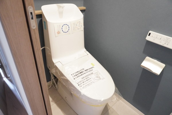 越谷市東越谷、中古一戸建てのトイレ画像です