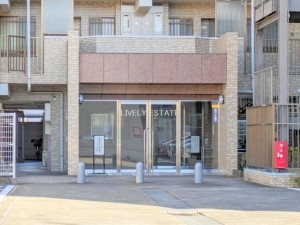 草加市瀬崎、マンションのエントランス画像です