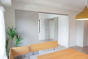 越谷市蒲生南町、マンションの画像です