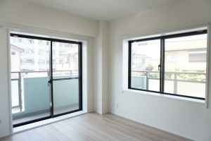 越谷市蒲生南町、マンションの画像です