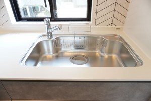 越谷市蒲生南町、マンションの画像です