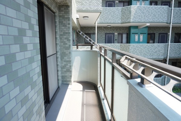 越谷市蒲生南町、マンションの画像です