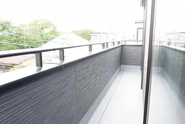 草加市八幡町、新築一戸建てのバルコニー画像です