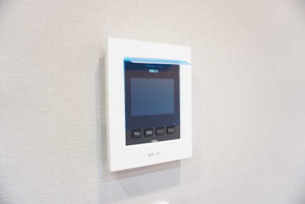 草加市栄町、マンションの居間画像です