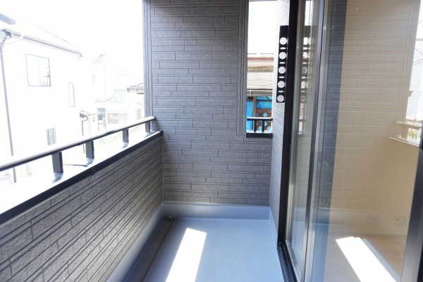 草加市柳島町、新築一戸建てのバルコニー画像です