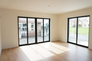 越谷市大字大竹、新築一戸建ての居間画像です