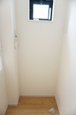 越谷市大字大竹、新築一戸建ての洗面画像です