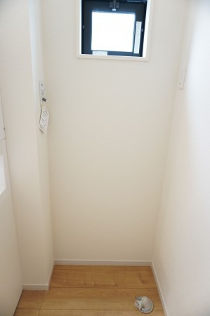 越谷市大字大竹、新築一戸建ての洗面画像です