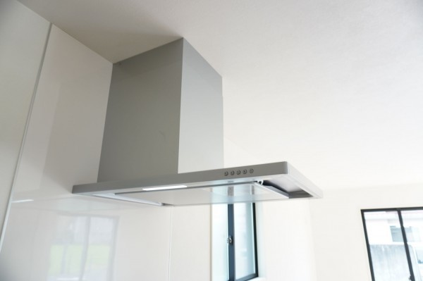 越谷市大字大竹、新築一戸建てのキッチン画像です