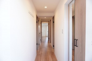 草加市栄町、マンションの玄関画像です