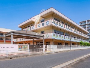 草加市栄町、マンションの幼稚園・保育園画像です