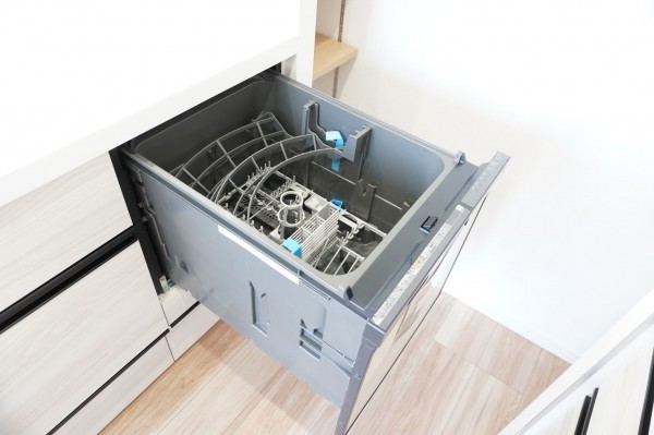 草加市栄町、マンションのキッチン画像です