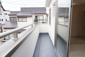 越谷市大沢、新築一戸建てのバルコニー画像です