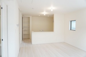 越谷市大沢、新築一戸建ての居間画像です