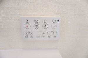 越谷市大沢、新築一戸建てのトイレ画像です