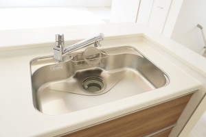 越谷市大沢、新築一戸建てのキッチン画像です