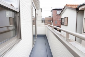 越谷市大沢、新築一戸建てのバルコニー画像です