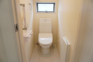 越谷市大沢、新築一戸建てのトイレ画像です