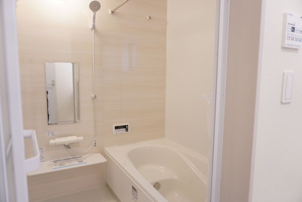 越谷市大沢、新築一戸建ての風呂画像です