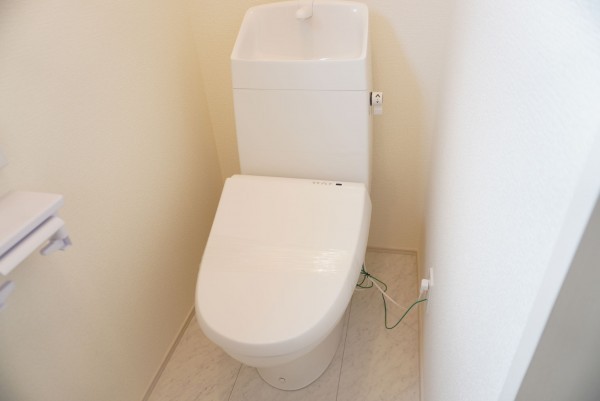 越谷市大沢、新築一戸建てのトイレ画像です